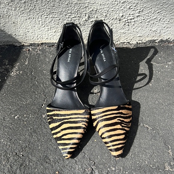 Via Spiga Tiger Print Pony Hair Leather Heels - Picture 1 of 6